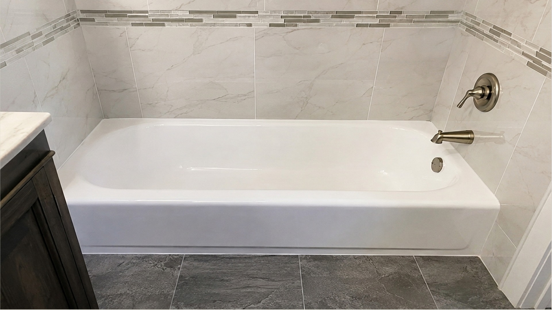 After bathtub refinishing Tampa FL — restored tub by Bath Professional